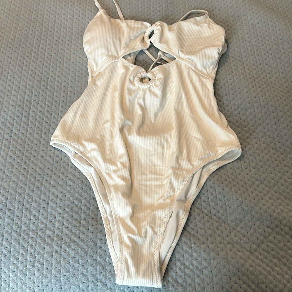 Shade & Shore Cream Ribbed One-Piece Swimsuit with Ring Details